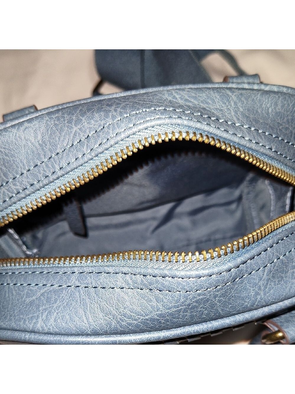Stylish Navy Crossbody Bag - Picture 7 of 8